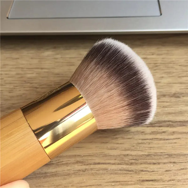 The-Buffer-airbrush-finish-bamboo-foundation-brush-with-Dense-Soft-Synthetic-Hair-Makeup-Brush-for-Powder.jpg